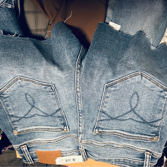 Judy Blue shorts sz medium new with tags. - Picture 3 of 4